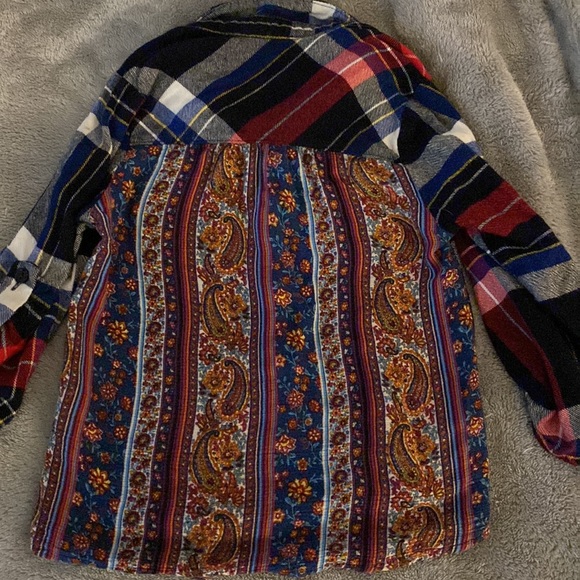 Girls long sleeved plaid shirt - Picture 2 of 2